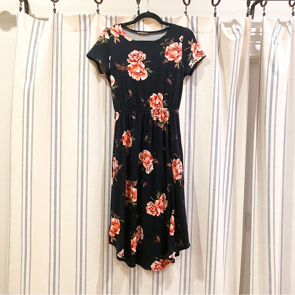 Floral Midi Dress 👗